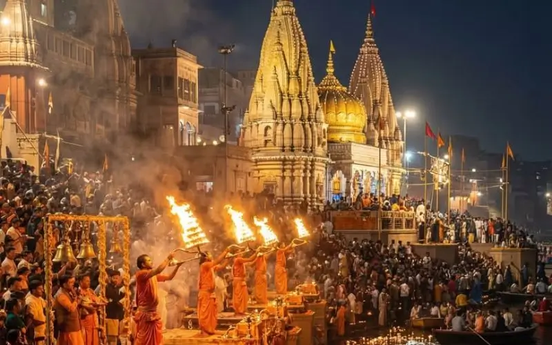 varanasi – traditional lamps along the ganges